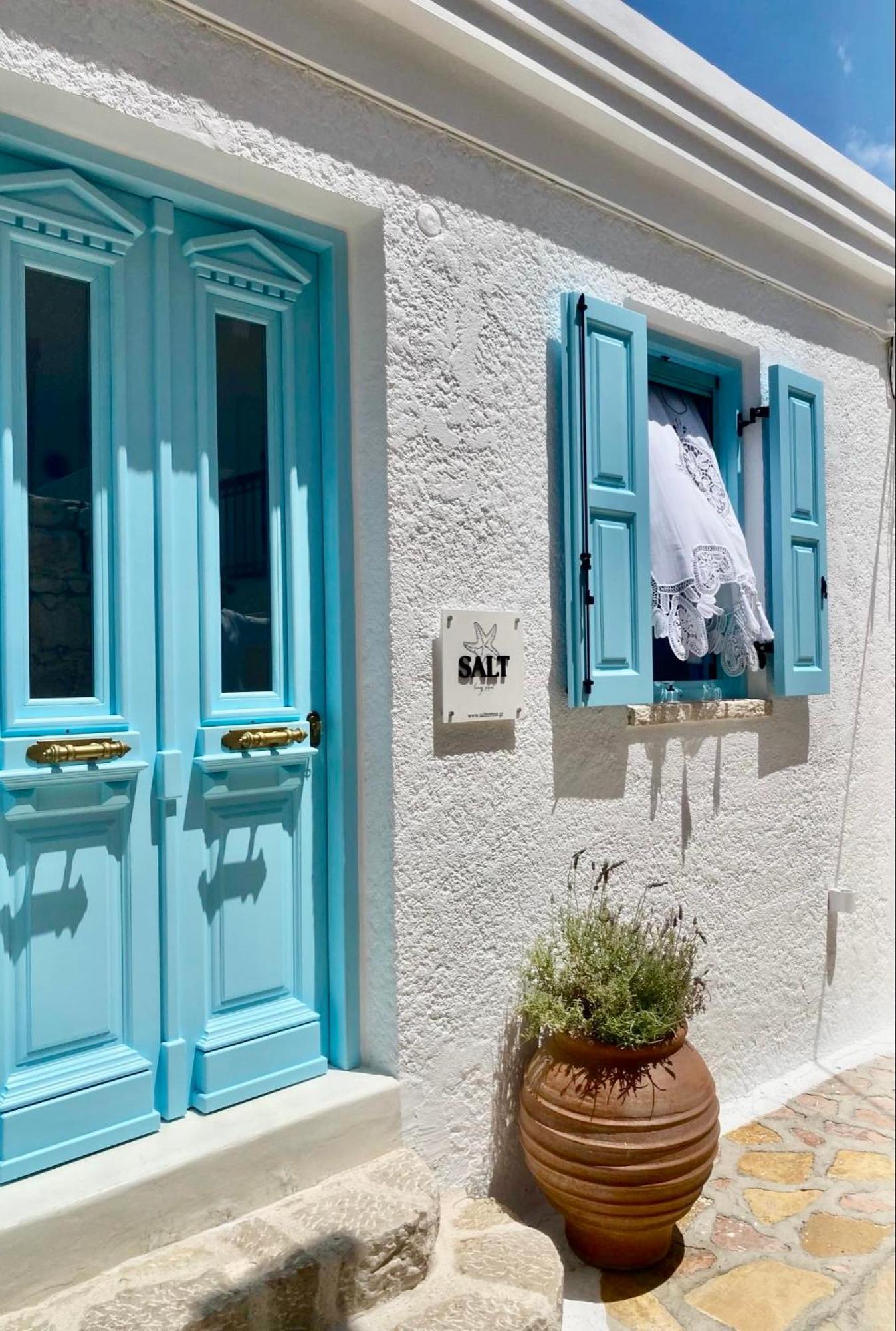 Salt Retreat - Seafront Villa Chalki Town Екстериор снимка