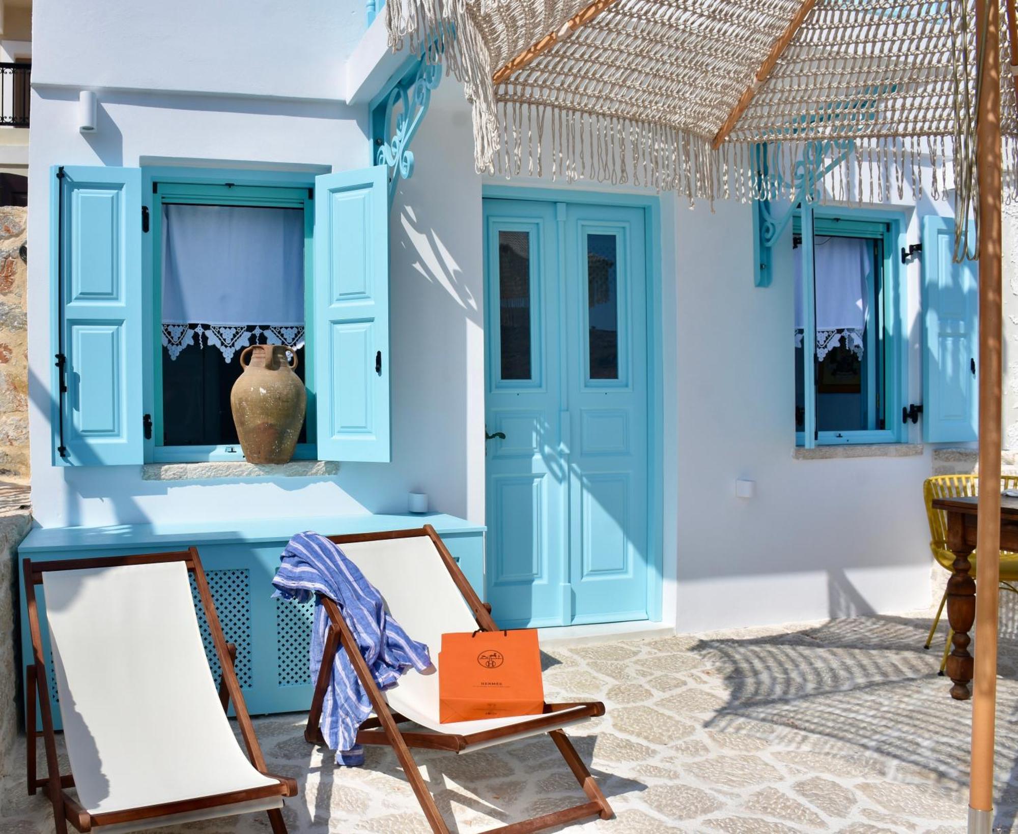 Salt Retreat - Seafront Villa Chalki Town Екстериор снимка