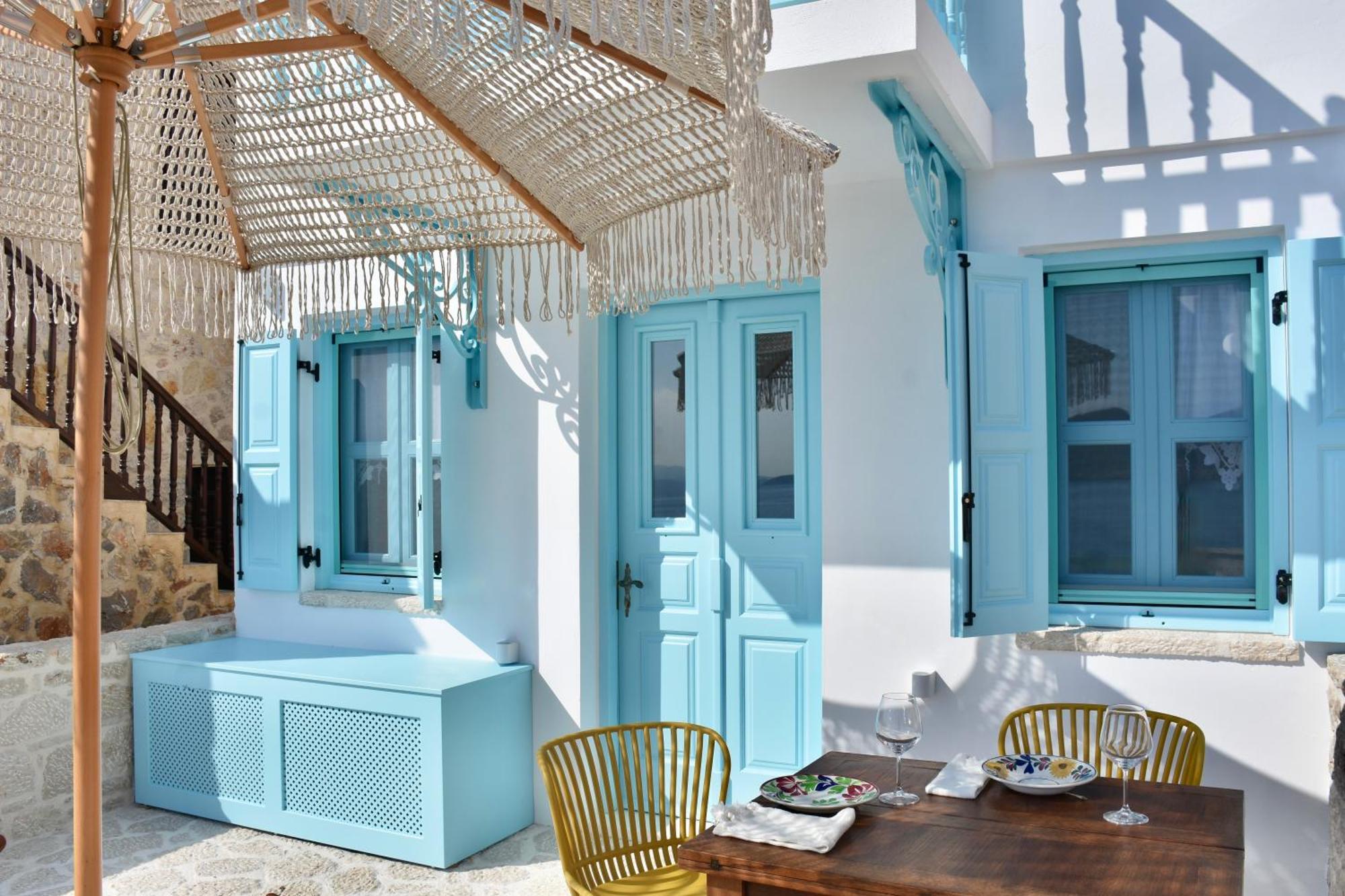 Salt Retreat - Seafront Villa Chalki Town Екстериор снимка